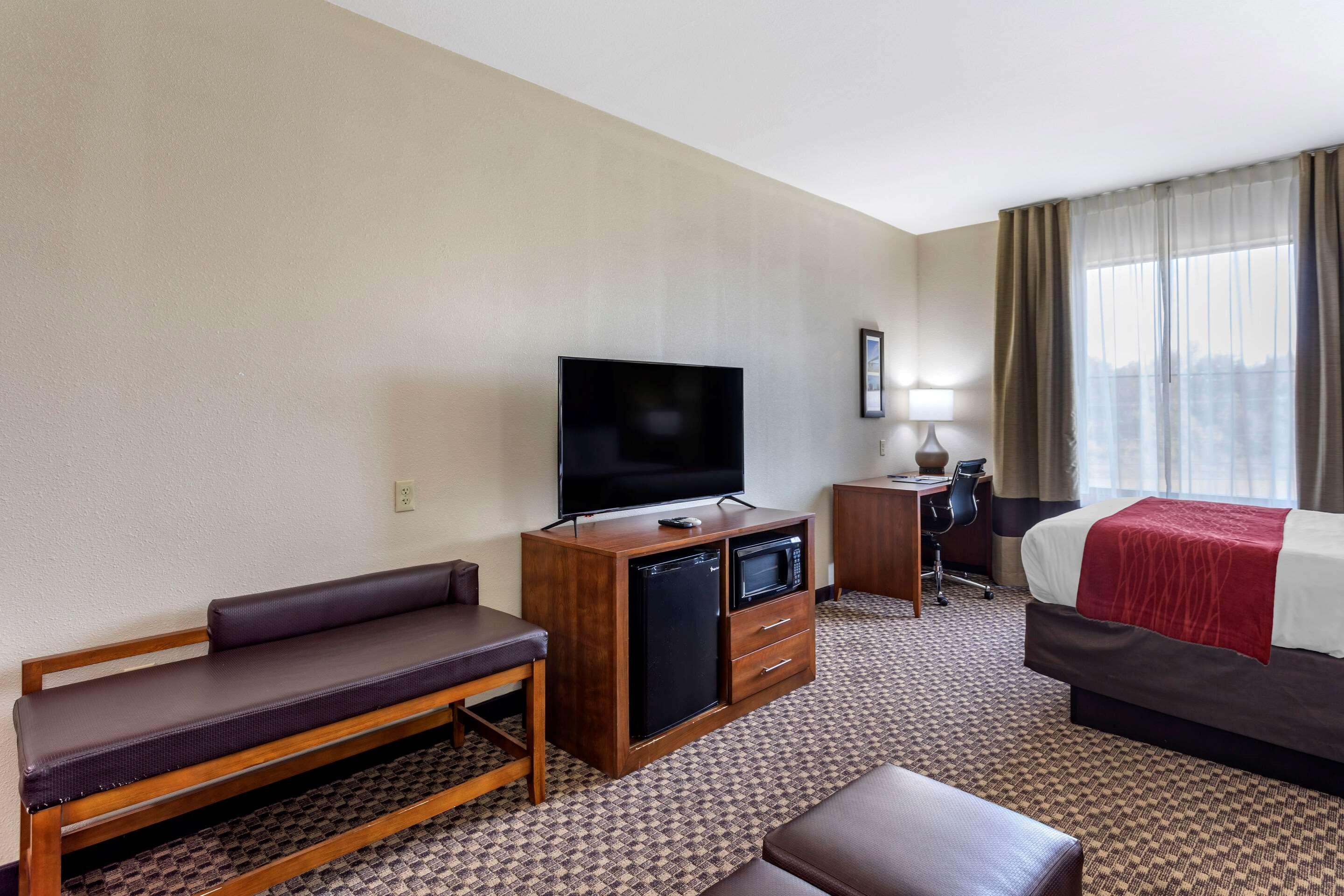 Comfort Inn & Suites Atoka-Millington Buitenkant foto